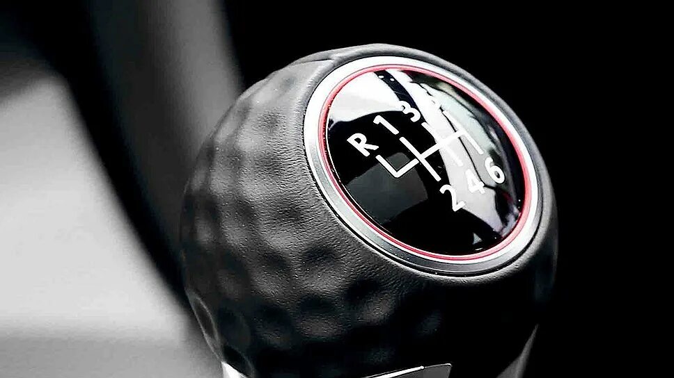 Ручка рычага шар. Ручка кпп гольф гти. ручка кпп golf gti. golf 7 gti мкпп шарик для гольфа. гольф бол ручка кпп.
