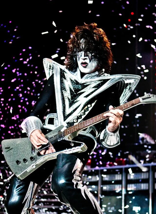 Томми тайер. Томми тайер Кисс. Группа Кисс Tommy Thayer.