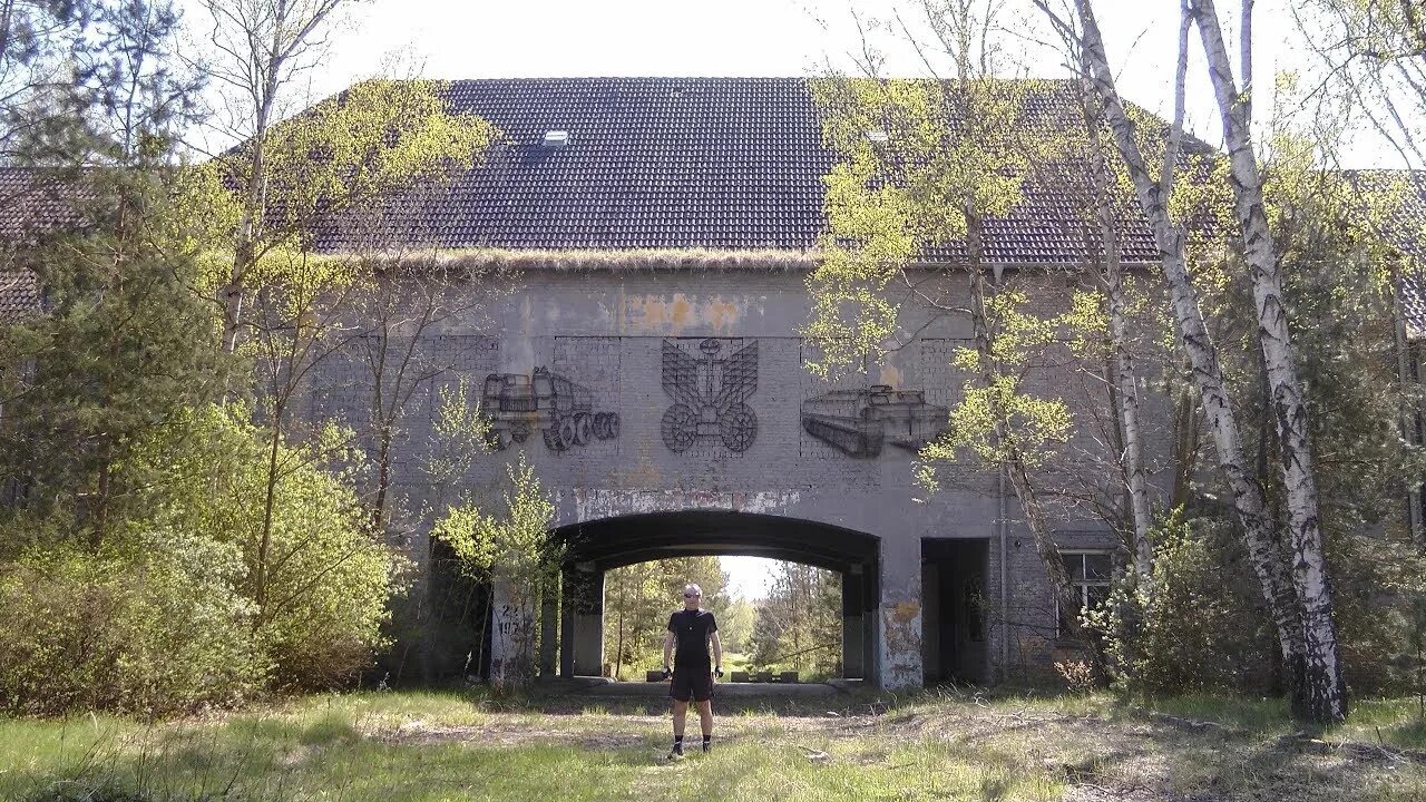 File:Am Mellensee Kummersdorf-Gut Kaserne.jpg - Wikipedia
