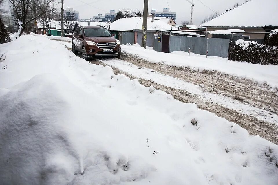 Дороги не чистят от снега. Сугробы Самара. Заснеженная Самара. Самара плохие районы. Самара снег.