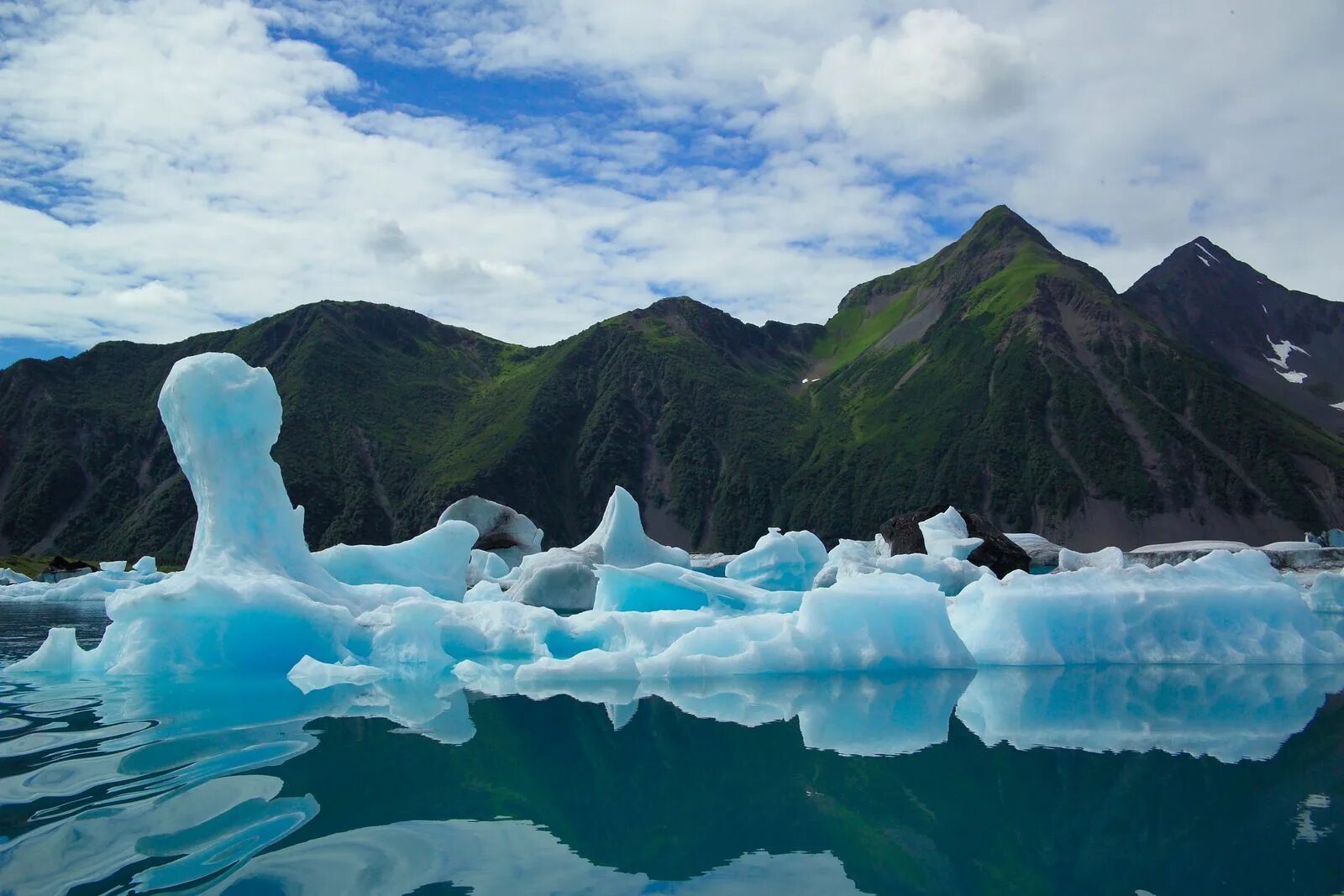 Ice feature