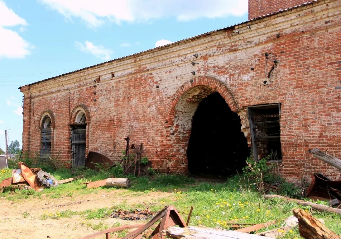 Село Александровское Кировская область Даровской район. Александровское Даровской район Церковь. Церковь в Александровском Даровской район Кировской области. Церковь в селе Александровская Кировской области.