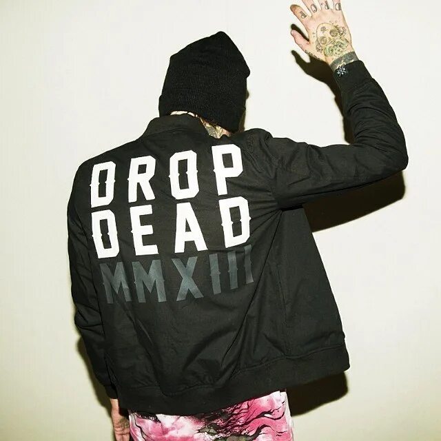 Drop die. Drop dead clothing. drop dead логотип. кепка drop dead. дроп дед одежда.