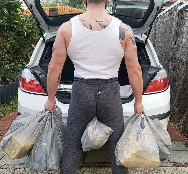 Ест зад