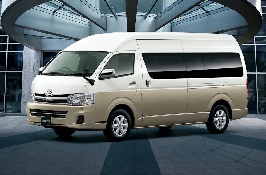 Toyota hiace h200. Toyota hiace 2012. Тойота хайс 2012. Тойота хайс 2016 года. Тойота хайс 2012.