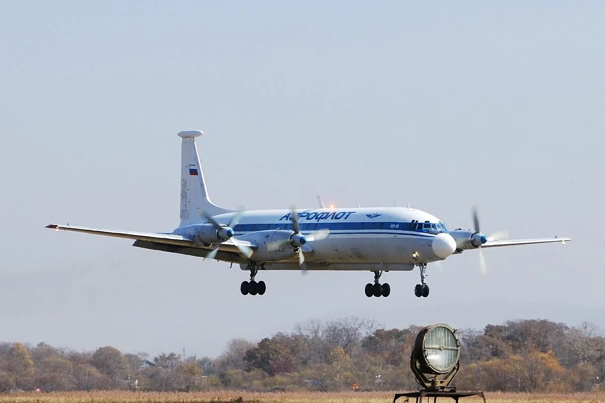 самолёт ильюшин ил 14. самолет-заправщик ил-78м. самолеты ил список. самолеты ил список. ил-62 с двигателями ал-7пб.