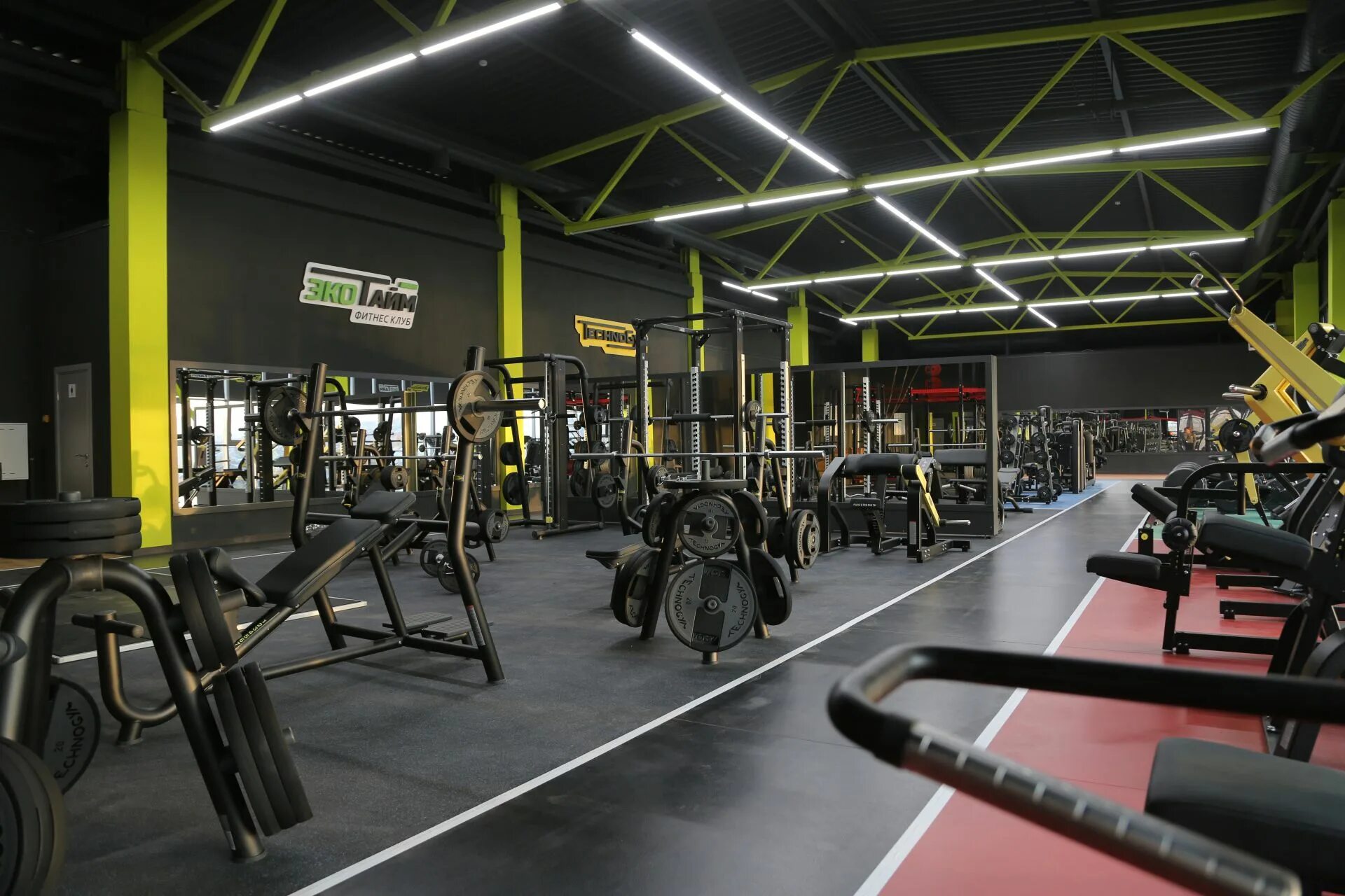 вездеход миасс спорткомплекс. тренажерные залы миасс. спортзал миасс. спортзал миасс автозавод. геркулес миасс тренажерный зал.