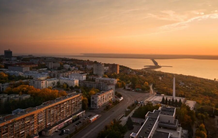 Ульяновск центр Волга. Ульяновск вид на Волгу. Ульяновск вид на город с Волги. Бульвар новый венец Ульяновск вид на Волгу. Волга центр рф