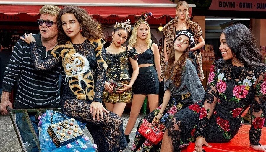 Реклама dolce gabbana. Dolce & Gabbana Fall/Winter 2018 #dolcegabbana. Рекламная кампания Дольче Габбана 2023. Дольче Габбана DG Millennials костюм. Рекламная кампания Dolce Gabbana осень зима.