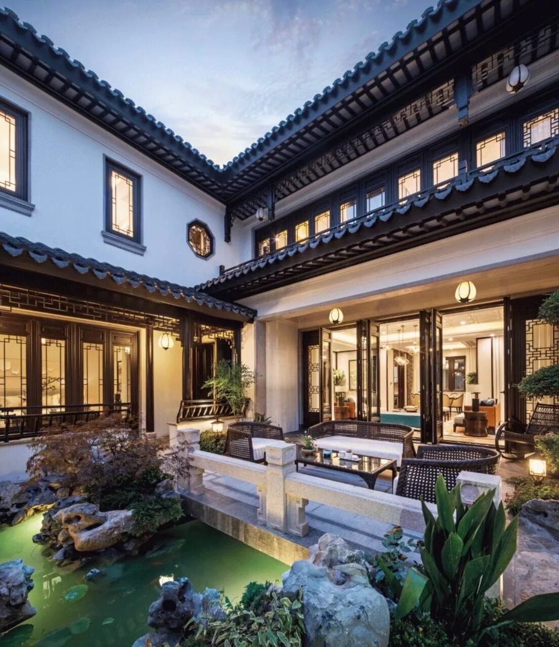 Китайские дома купить. Современный китайский дом. Дом в китайском стиле. Богатый японский дом. Китайский домик современный.