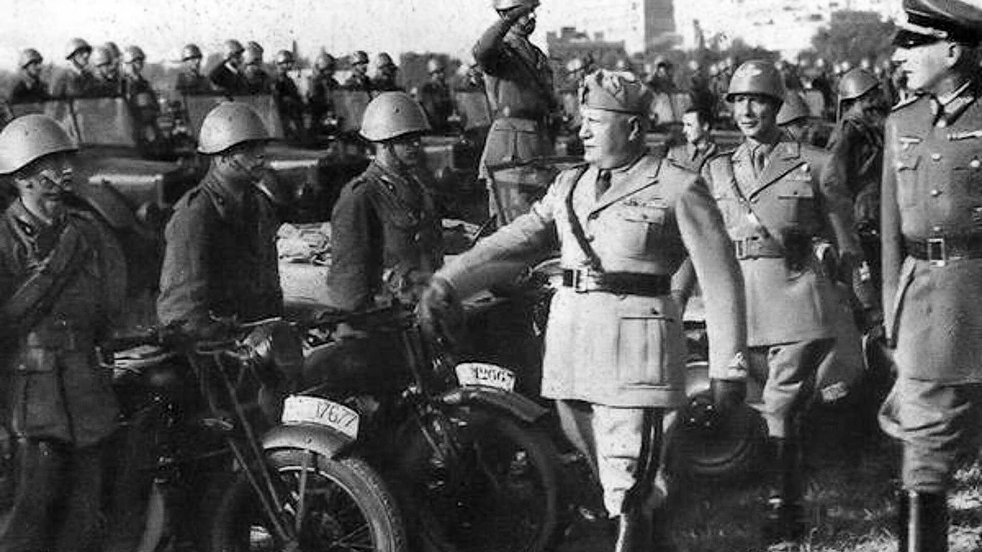 Италия 1939 год. Армия Муссолини итальянская. Итальянская армия в России 1941-1943. Солдаты Италии во второй мировой войне.