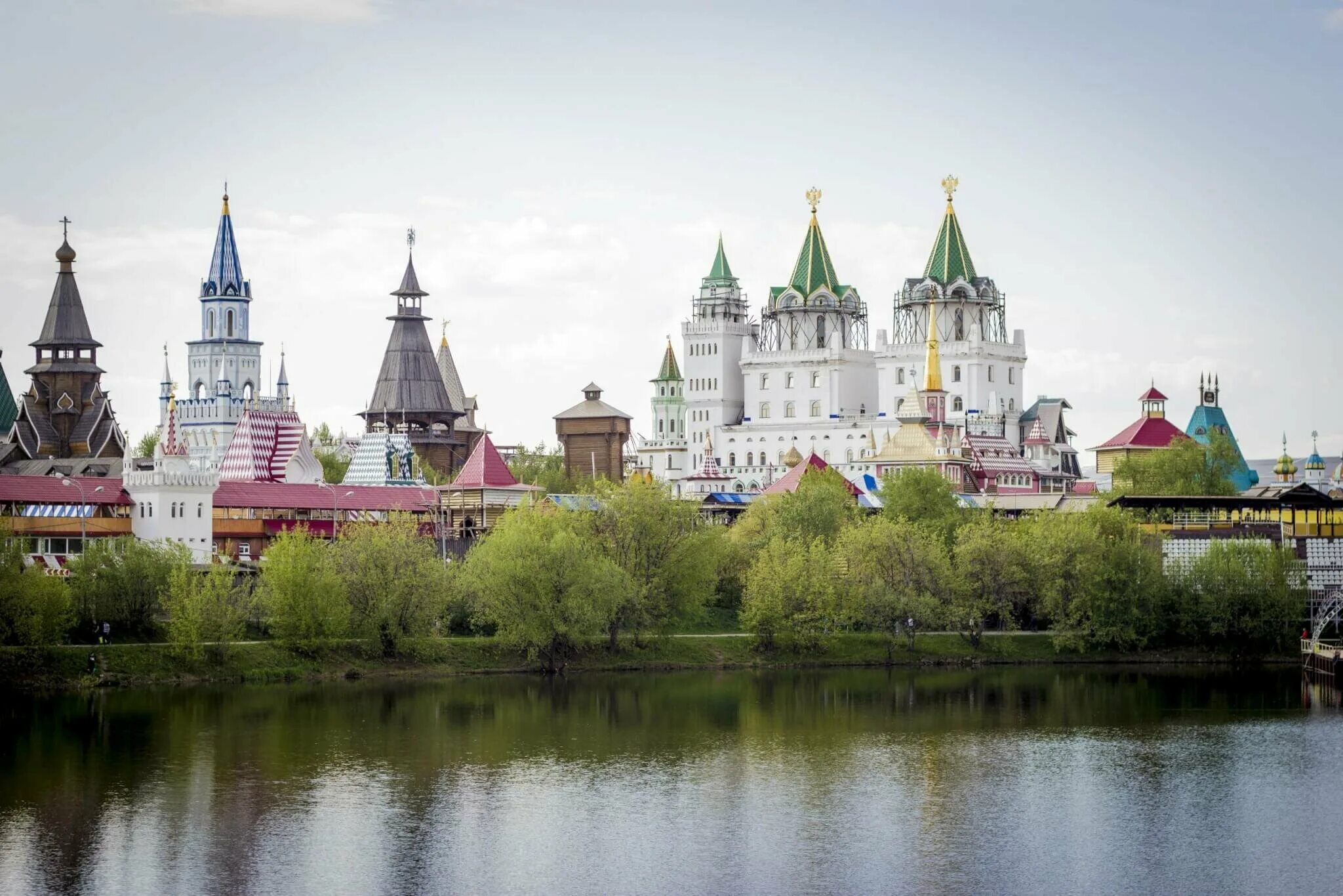 Измайловский парк московский просп 2 фото. Измайловский Кремль. Измайловский парк дворец. Измайловский парк архитектура. Парк Измайлово Кремль.