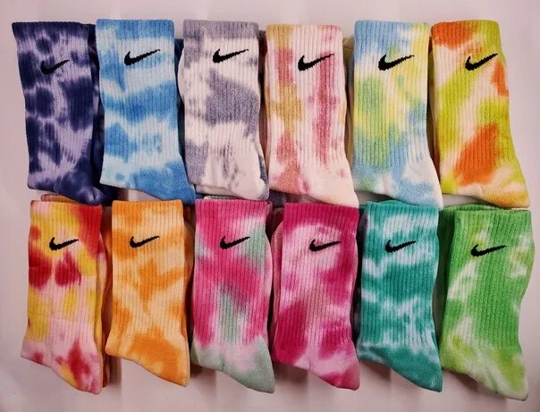 Дай носочек. Носки Nike Tie Dye. Nike Tie Dye Socks. Носки найк градиент. Носки Nike tai dai.