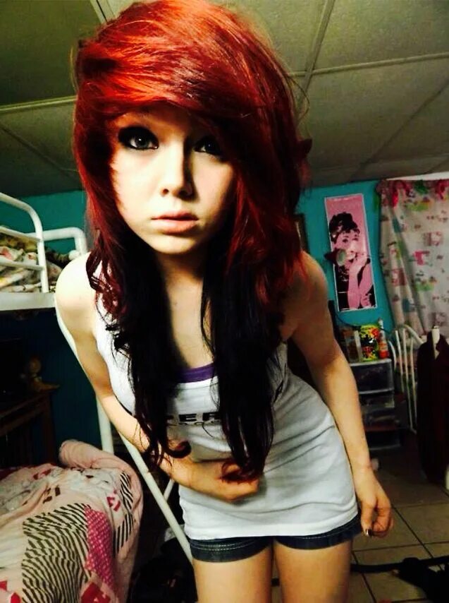 Японские эмочки. Эмо готы 2008. Эмо подружки. Челкастые белыми волосами. Старый эмо.