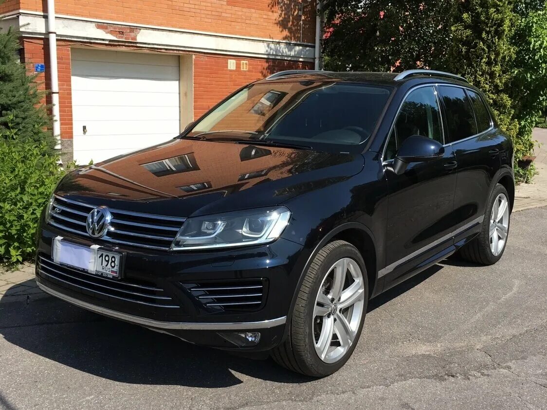 Volkswagen touareg 3 дизель. Volkswagen Touareg 2016 черный. Фольксваген Туарег 2 черный. VW Touareg 2016 Black. Volkswagen Touareg 2015 черный.