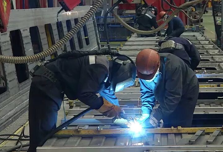 Сварщик металлоконструкций. Сварщик в мытищах. Металлопроизводство. Электросварщик. Слесарь сварщик.