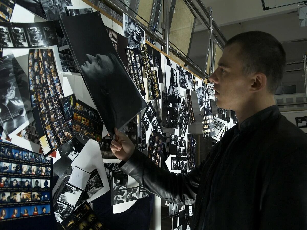 Обратимая реальность 2022. Брай последняя реальность. Марс блэк художник. Трансерфинг арт. Bray wyatt чемпион.