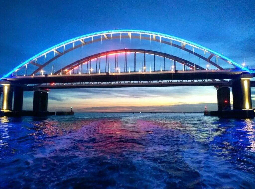 Арка крымского моста. Мост через керченский пролив 2021. Мост керченский пролив. Как выглядит крымский мост. Крымский мост (керченский мост).
