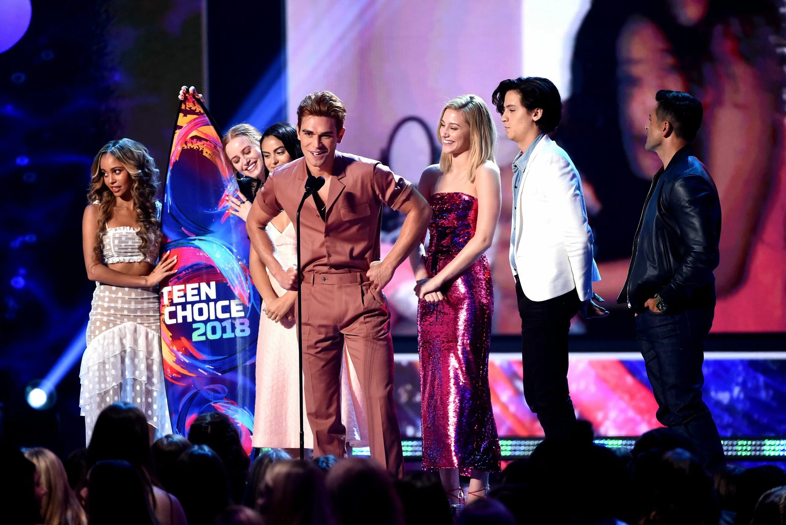 Премия choice awards. Teen choice Awards премия. People choice Awards 2022. Teen choice Awards vote 2023.