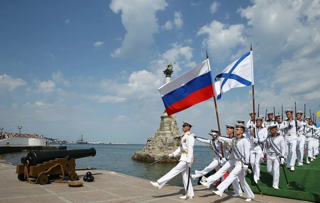 Морской флот севастополя. Военно морской парад в Севастополе 2021. Парад военно морского флота в Севастополе. Парад ВМФ В Севастополе 2021. Парад Черноморского флота в Севастополе 2020.