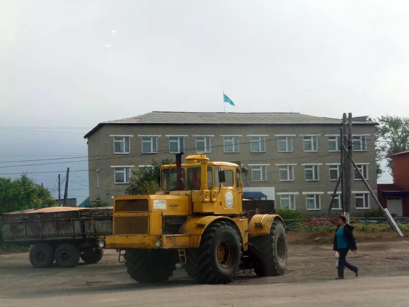 Автобус карабалык. Тогузакский механический завод. станция тогузак казахстан. карабалык.