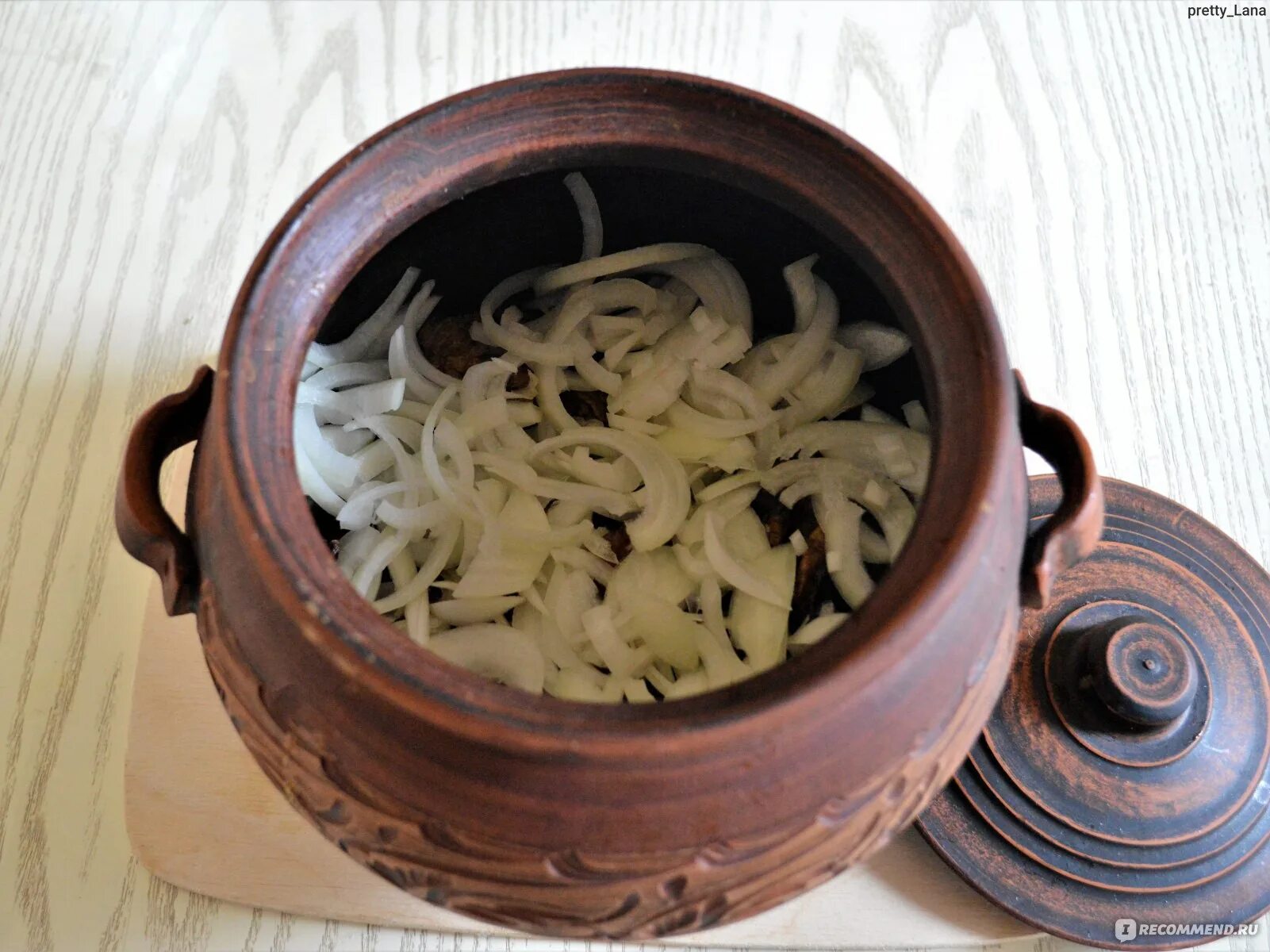 Суп в горшочках в духовке. Горшочки стоят в духовке. Грузинская кухня чанахи. Горшок для приготовления. Горшочки ставить в холодную или горячую.