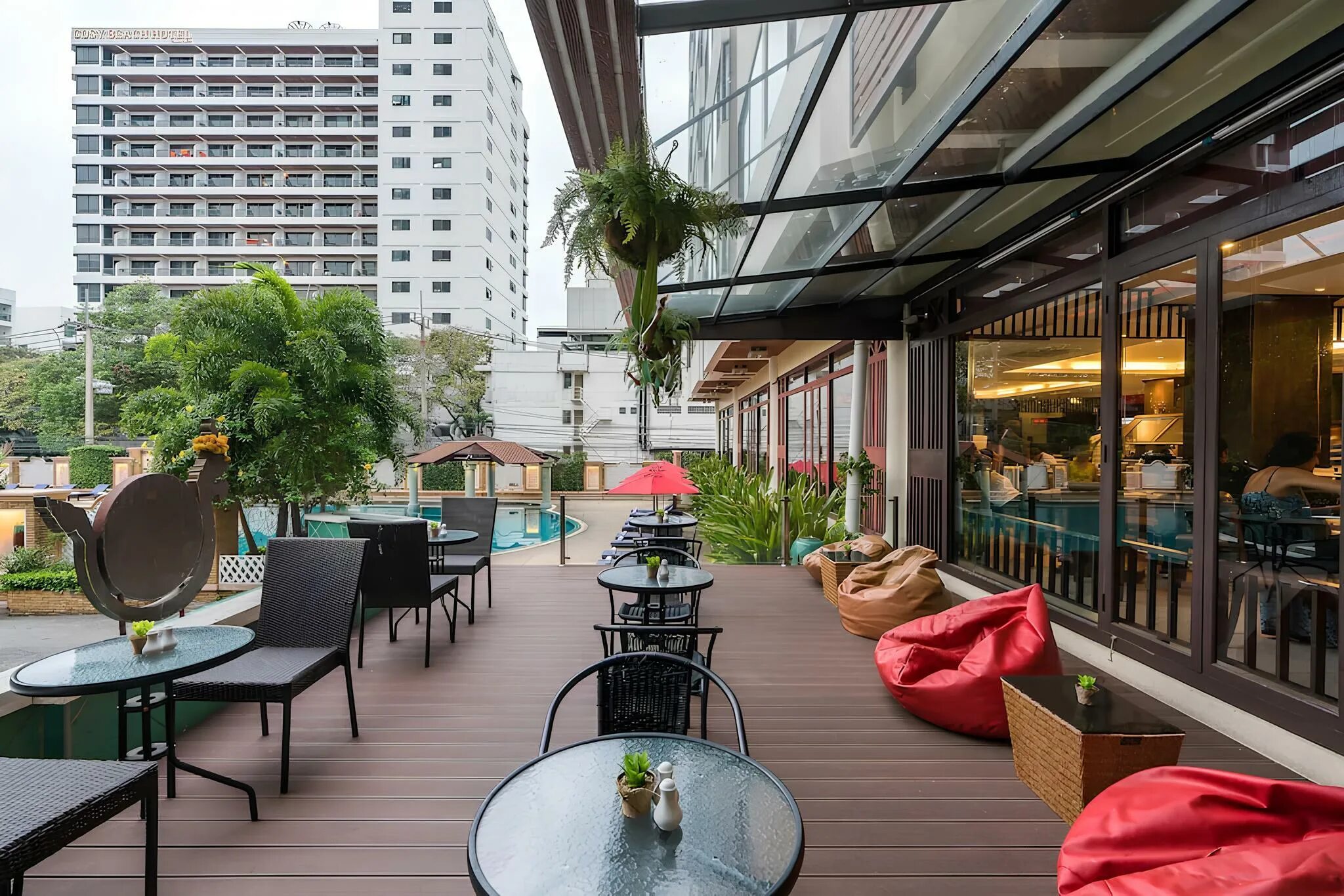 Таиланд отель mountain beach pattaya. Маунтин бич тайланд. Маунтин бич отель паттайя. Отель mountain beach 4. Mountain beach 4 пратамнак.