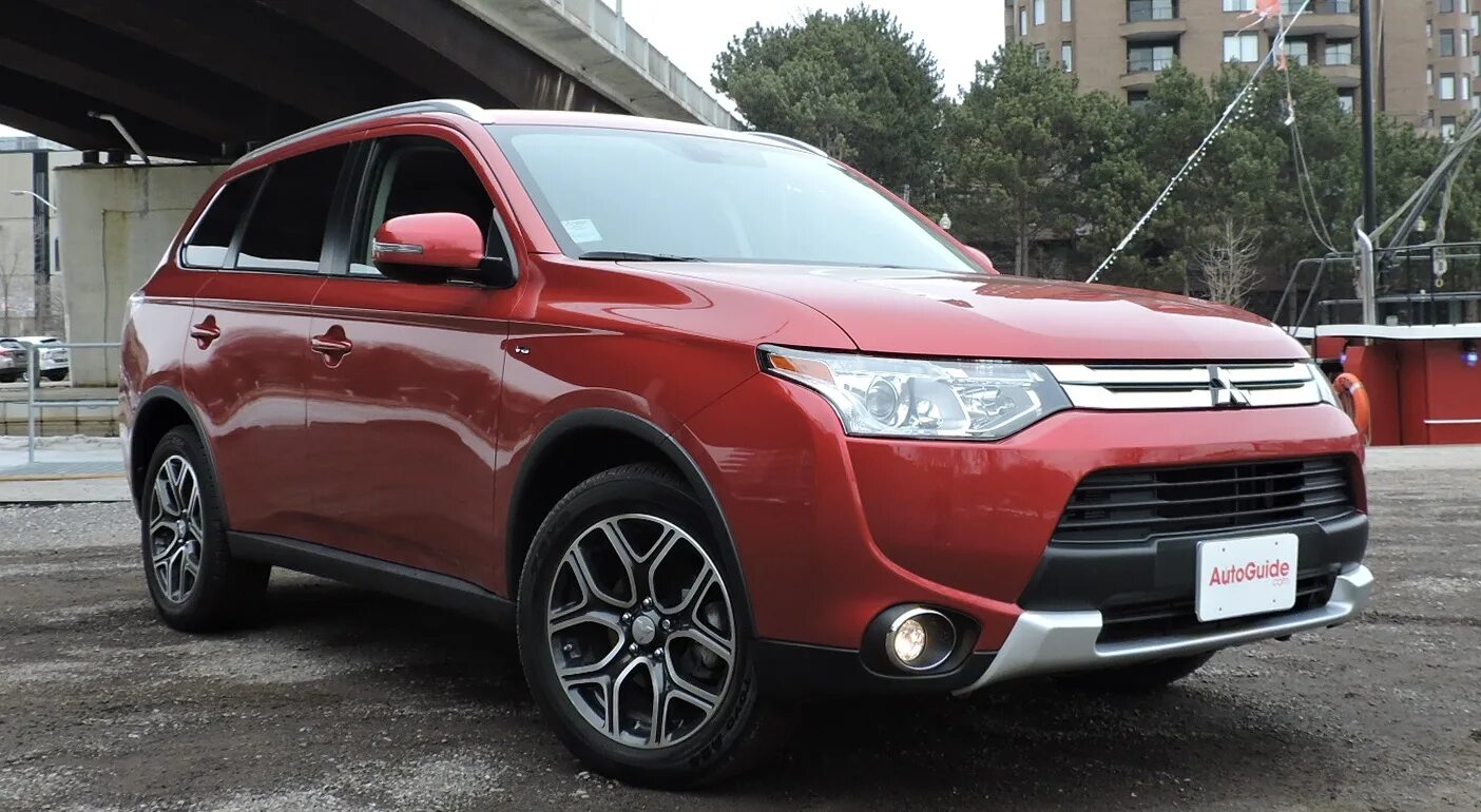 Mitsubishi outlander продажа. Мицубиси Аутлендер бу. ПФТ внешие на Аутлендер. Аутлендер Митсубиси купить. Митсубиси Аутлендер купить бу.