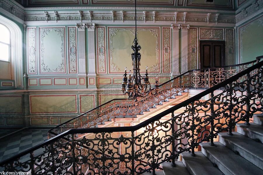 дворец юсупова в санкт-петербурге. новый дворец в санкт петербурге. мариинский дворец законодательное собрание. новомихайловский дворец штакеншнейдер. зимний дворец 2023.