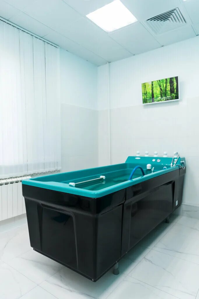 Акваслим гидромассаж. Акваслим москва. Гидромассаж в москве. Водный душ массаж. Подводный душ массаж.