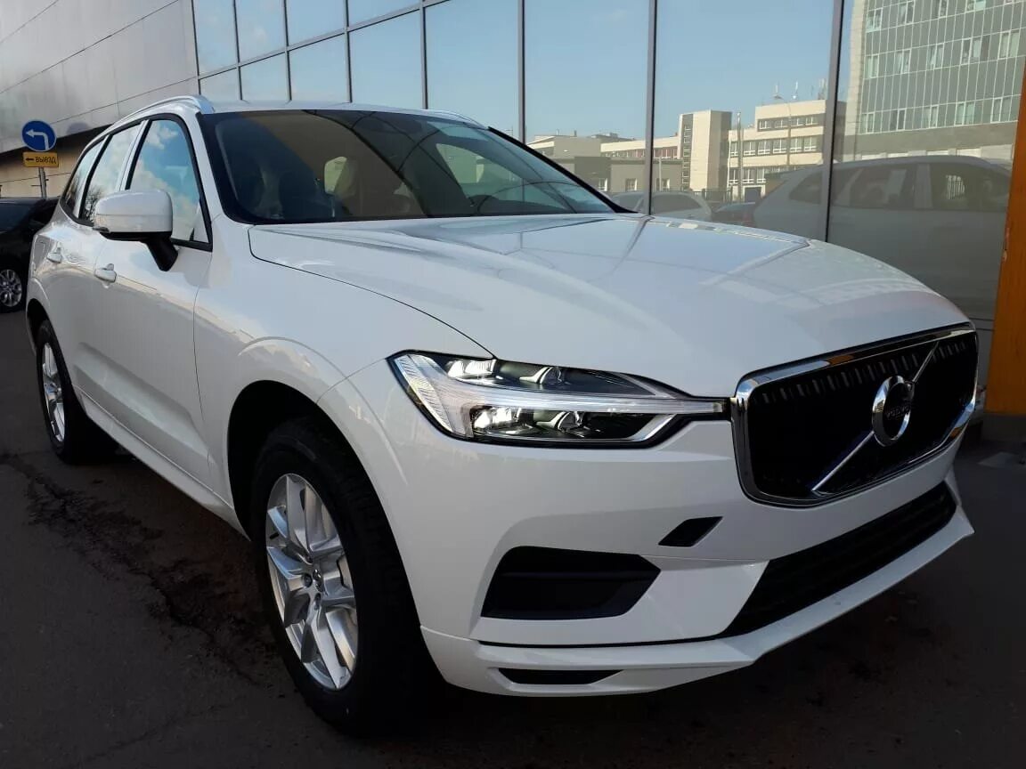 Ford explorer v рестайлинг 2. Volvo xc60 белая. Bmw x7 30d. 4 4 249 л с. каптива 5.