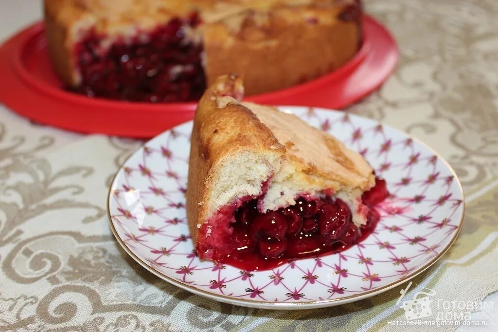 Пирог вишнёвый на кефире. Немецкий вишневый пирог. Торт с вишней в мультиварке. Пирог с вишней замороженной. Пирог с яблоком и вишней.