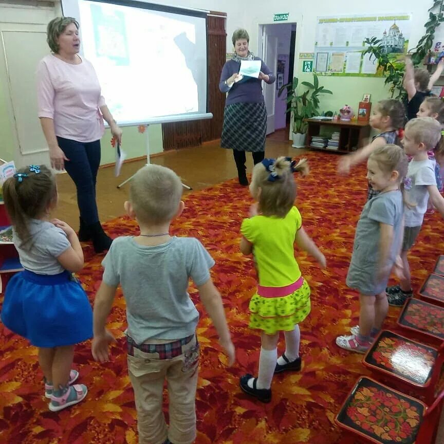 Выставка в библиотеке духовные сокровища а. Сайт макеевской библиотеки зарайск. Сайт макеевской библиотеки зарайск. Библиотека макеевка. Лицей 1 лидер города макеевки.