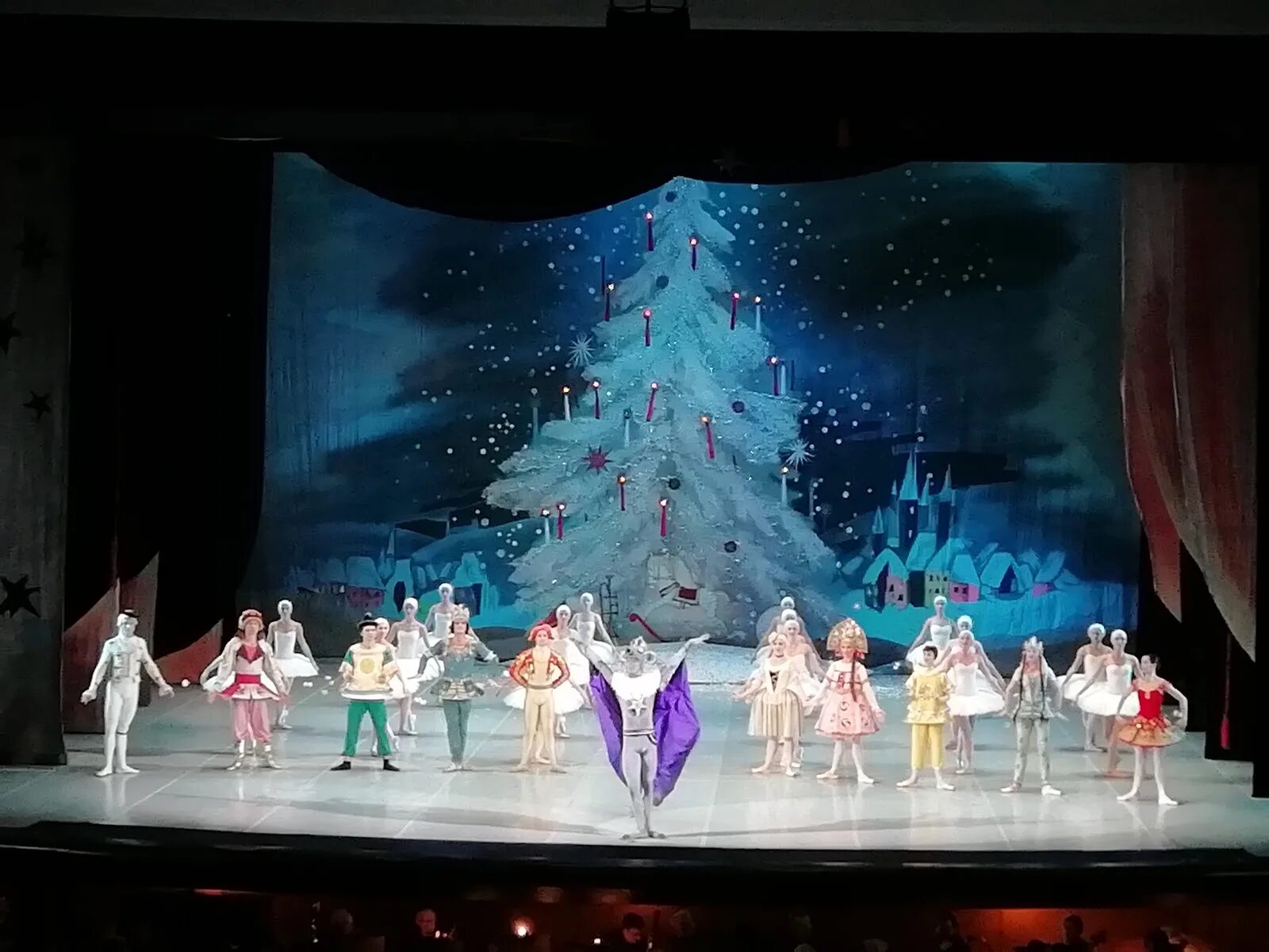 Спектакль чайковского щелкунчик. Щелкунчик балет ростовский муз театр. Щелкунчик балет ростовский муз театр. Ростовский музыкальный театр балет. Щелкунчик ростов на дону балет музыкальный театр.