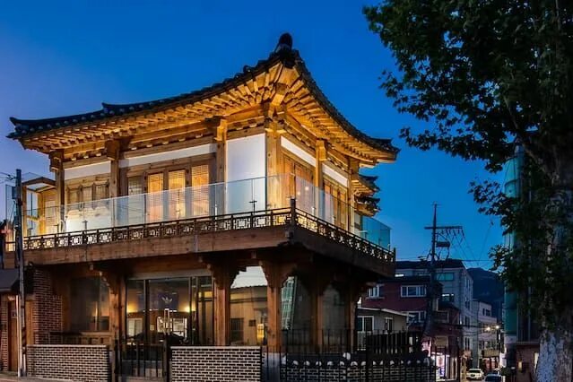 traditional korean homes ... Back in Time Inside Simsimheon House, Bukchon Hanok