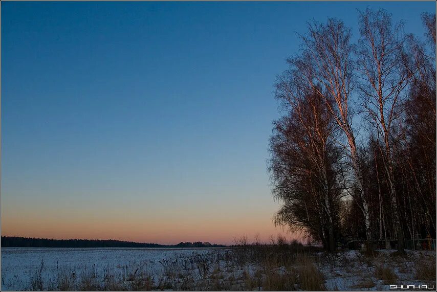 параллельные миры. обратная сторона неба. обратная сторона неба. четыре стороны небес. небо с низкими облаками.
