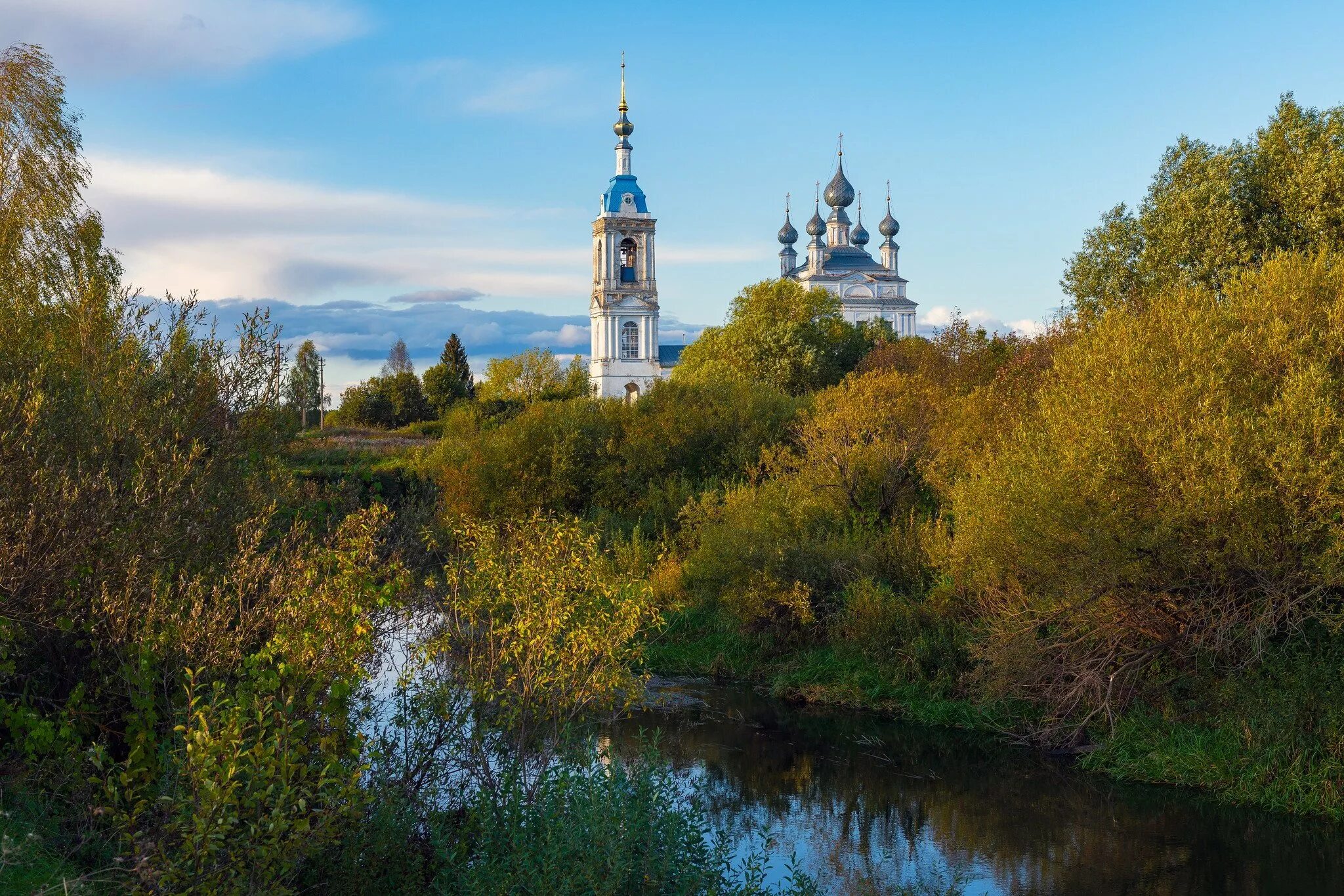 Реки ярославского края. Ярославская область деревня река Церковь. Церковь в с. Савинское Ярославская область. Деревня Савинское Ярославская область. Деревенская Церковь Ярославская область.