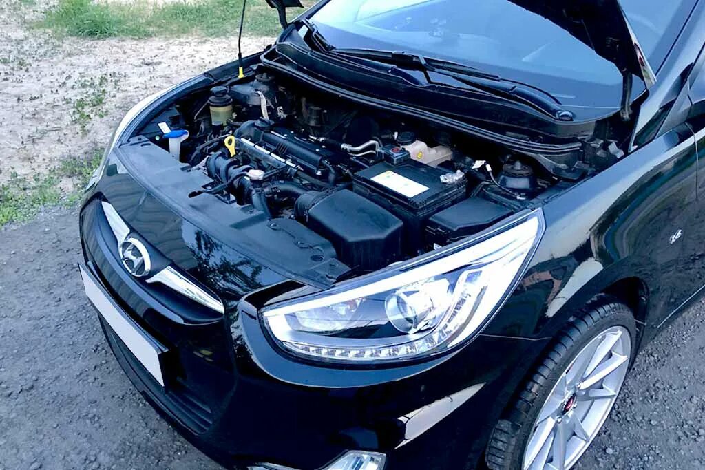 Hyundai solaris 2013 под капотом. Фото капота солярис. Фото капота солярис. Фото капота солярис. Сигнал под капотом солярис 2018.