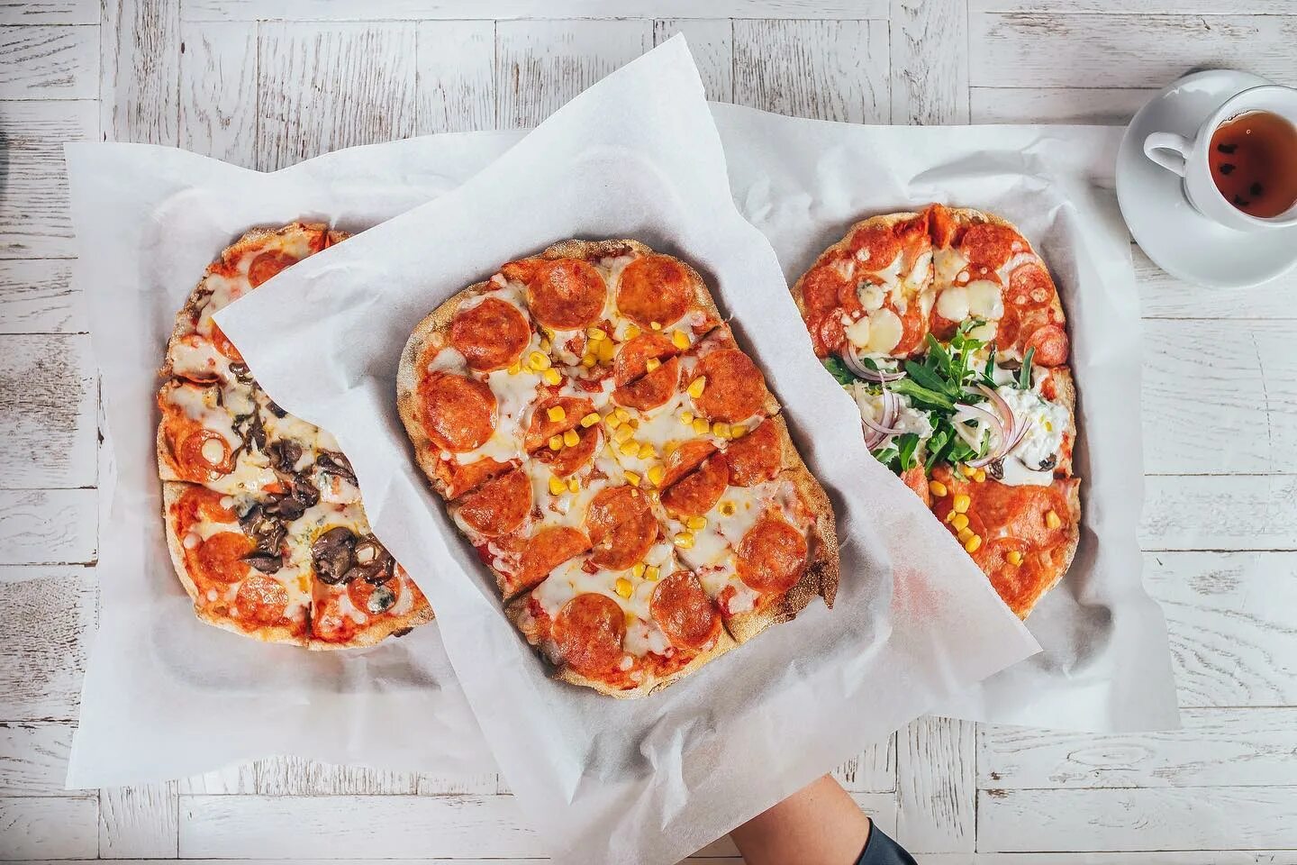 Бесплатная доставка пиццы спб. Кафе pizza si. Пицца панорама. Горячие обеды пицца.