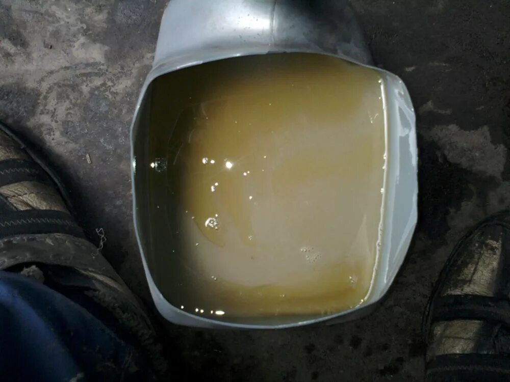 Почему белеет масло