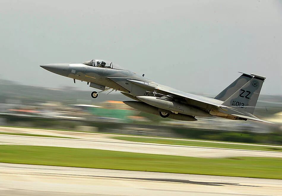 F 15 c d