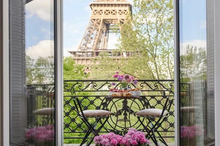 На данном изображении может находиться: небо и на улице Tour eiffel, Paris tours