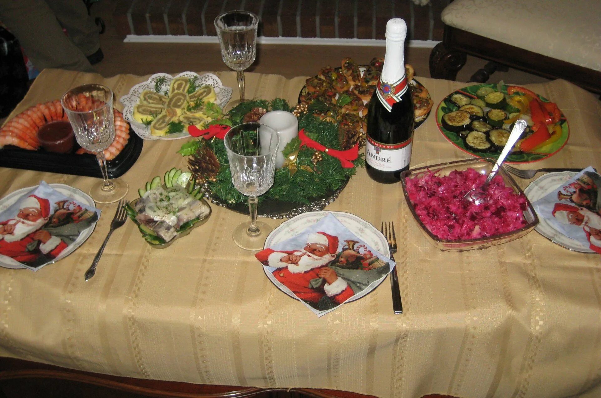 праздничные блюда. угощения на детский день рождения. праздничный стол 5. праздничный стол. праздничный стол на день рождения.