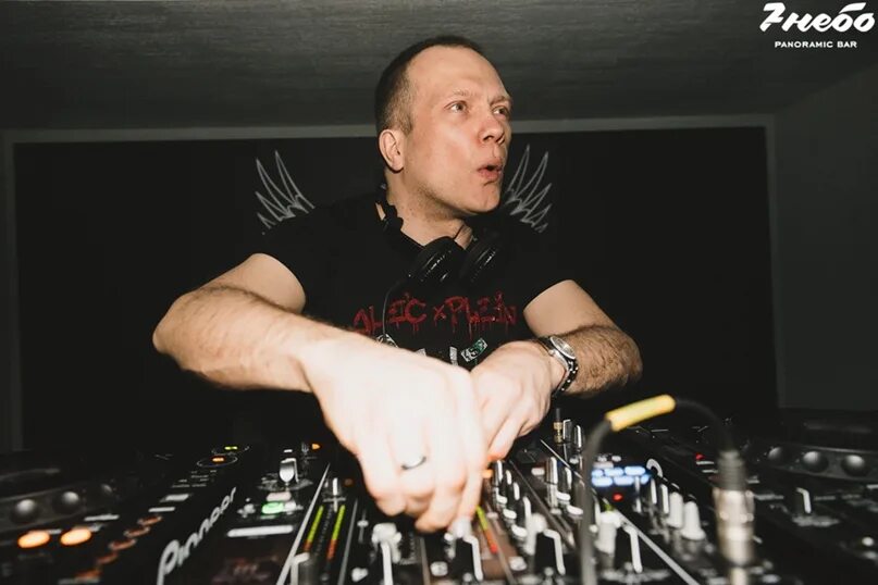 Dj 03