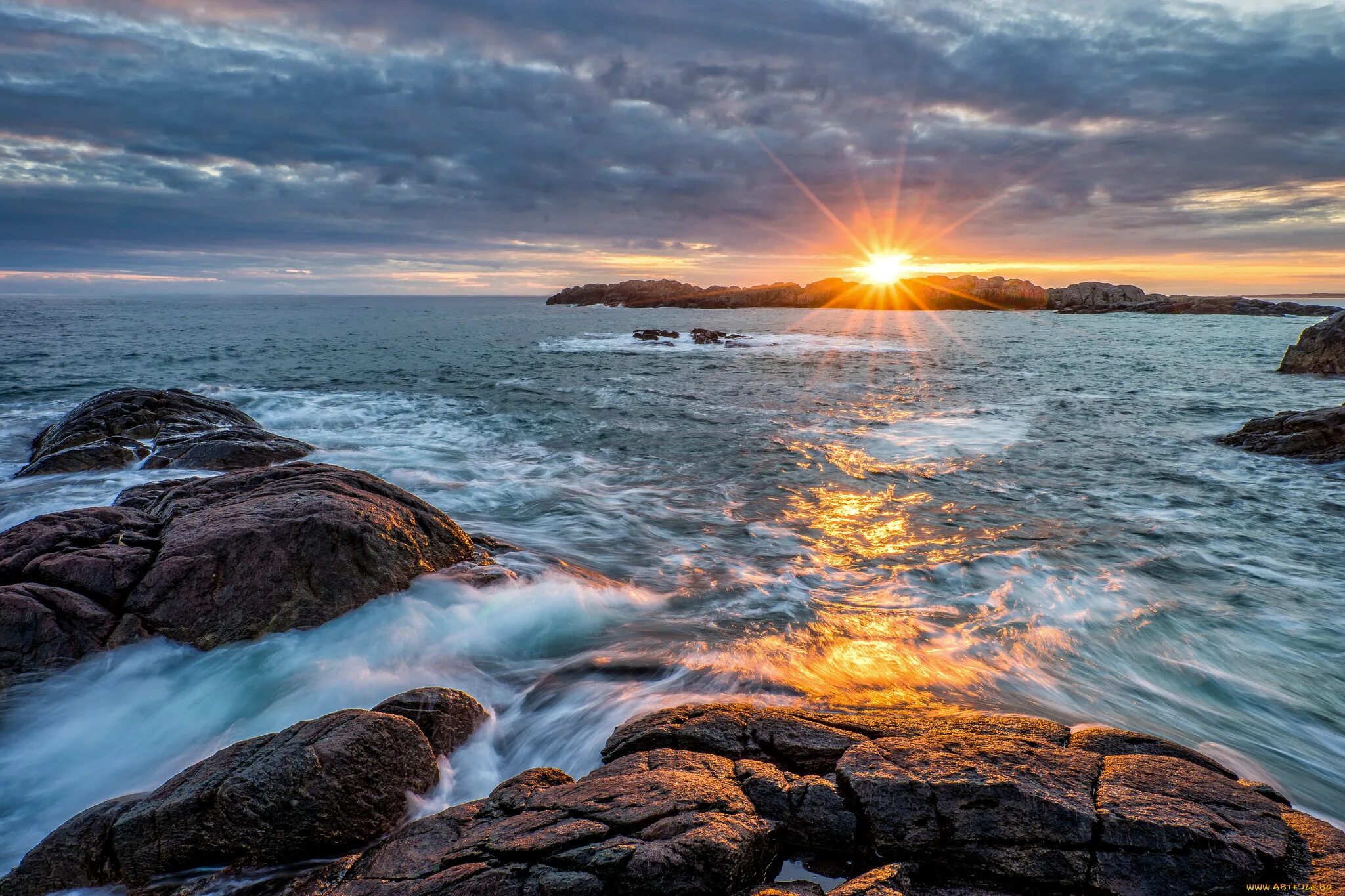 Заря над морем. Вечер море камни. Море зари. Закат над морем. Заря на море.