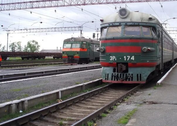 Электрички ялуторовск тюмень сегодня. Электричка голышманово тюмень. электричка ялуторовск голышманово. голышманово вокзал. электричка голышманово ишим.