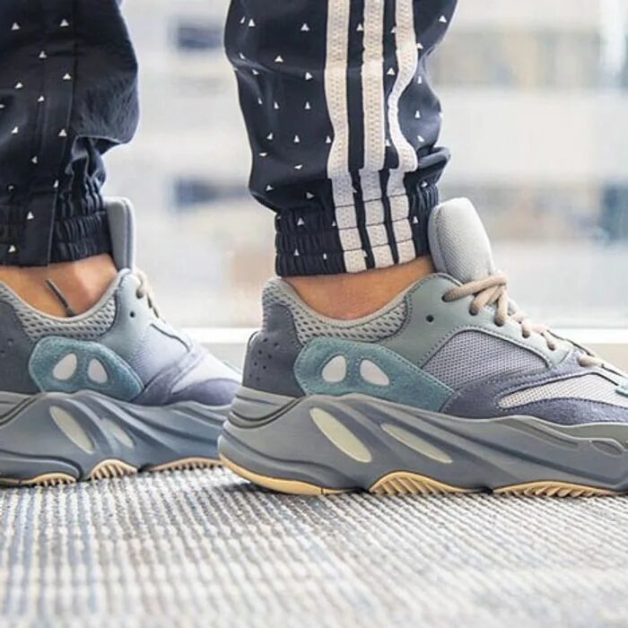 Adidas Yeezy Boost 700. Адидас Yeezy Boost 700. Adidas izi Boost 700.