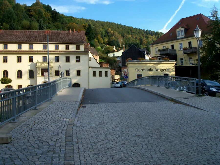 Эльба река берлин. Город «флоренция на эльбе». Германия берлин дрезден. Саксония дрезден. Город на эльбе.