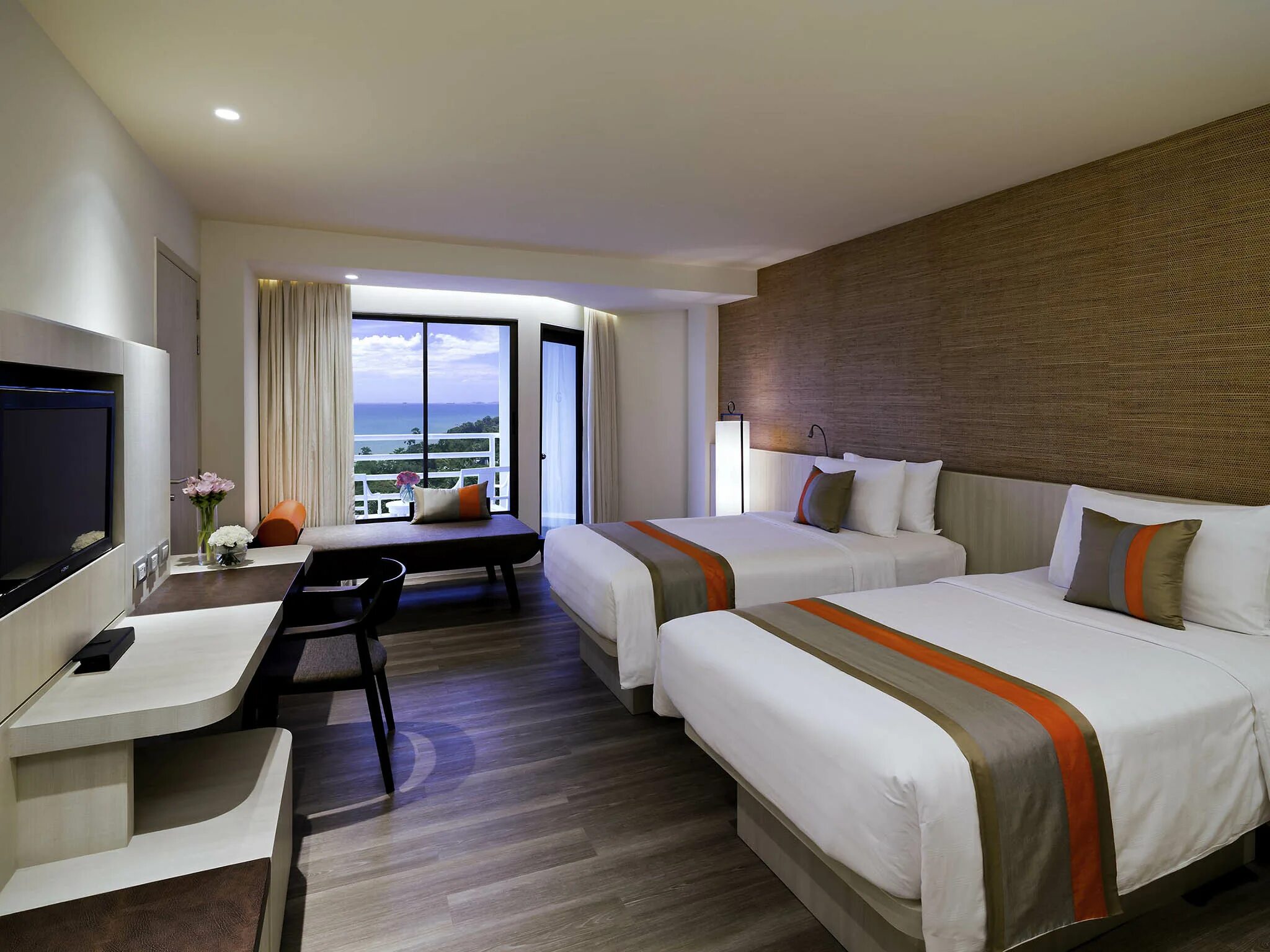 Паттайя отели 5 звезд. Tsix5 hotel паттайя. Центара паттайя отель 5. Отели в паттайе 5. Отель пулман паттайя джи 5.