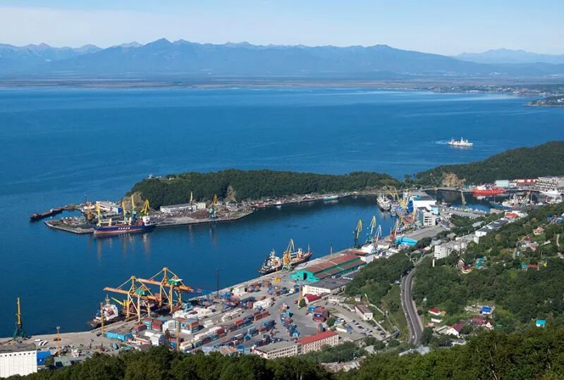 Долиновка петропавловск камчатский. Морской рыбный порт петропавловск камчатский. Какая промышленность развита в петропавловске камчатском. Набережная авачинской бухты петропавловск-камчатский. Морпорт петропавловск.